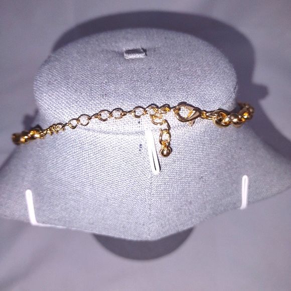 Costume Gold Necklace With Threaded Pendant 24". NWOT - Picture 3 of 3